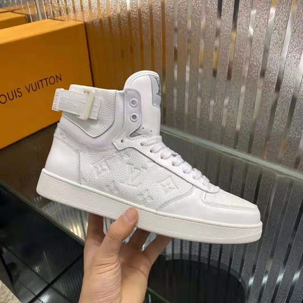 루이비통 하이탑 스니커즈