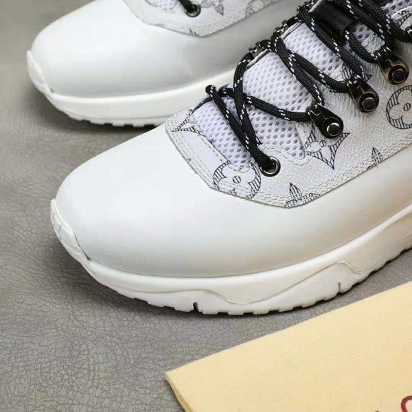 루이비통 하이탑 스니커즈