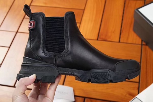 구찌 2020 플래시트랙 로고와펜 앵클부츠