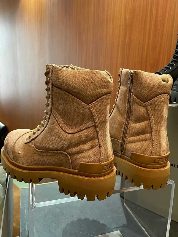 발렌시아가 2025 스트라이프 컴뱃 부츠 신발