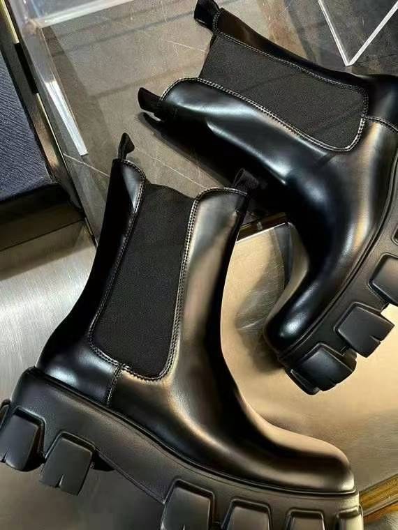 프라다 2024 브러쉬드솔 첼시 부츠 신발