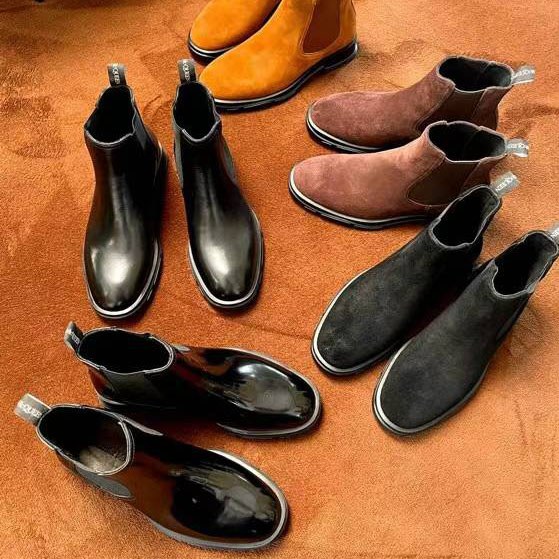 알렉산더맥퀸 2024 슬림 트레드솔 첼시 부츠