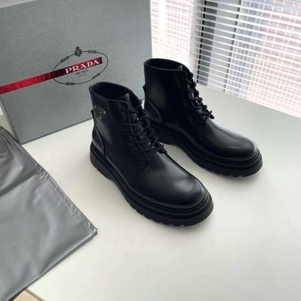 프라다 2022 스틸 사피아노 와펜 브라쉬드 솔 부츠