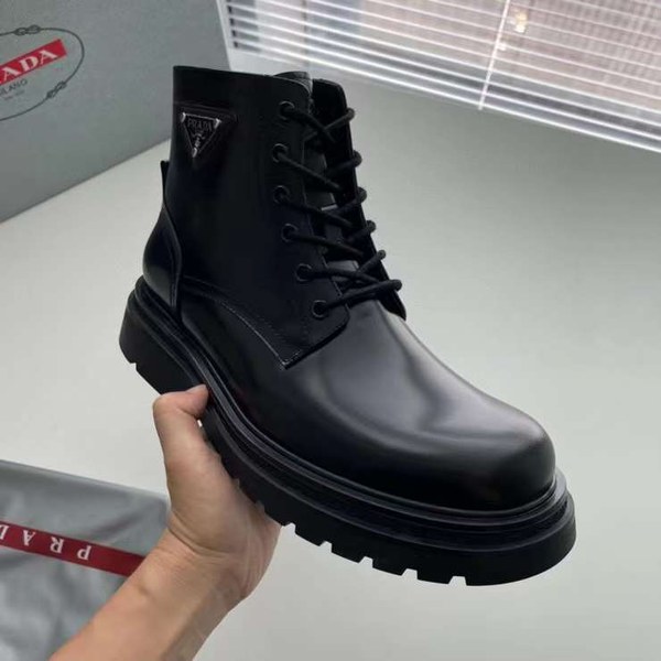 프라다 2022 스틸 사피아노 와펜 브라쉬드 솔 부츠