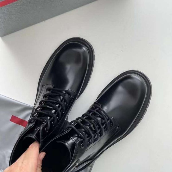 프라다 2022 스틸 사피아노 와펜 브라쉬드 솔 부츠