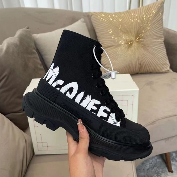 알렉산더맥퀸 2021 트레드 슬릭 하이탑 스니커즈 레터링 블랙