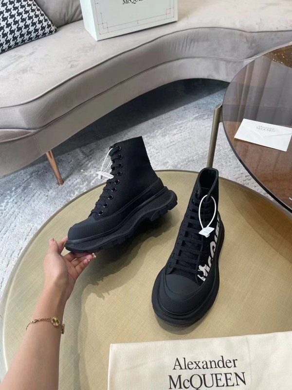 알렉산더맥퀸 2021 트레드 슬릭 하이탑 스니커즈 레터링 블랙