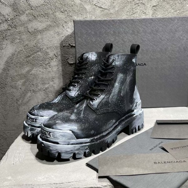 발렌시아가 2021 블랙 페인팅 에이지드 strike 20mm 부츠