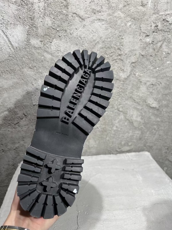 발렌시아가 2021 블랙 페인팅 에이지드 strike 20mm 부츠