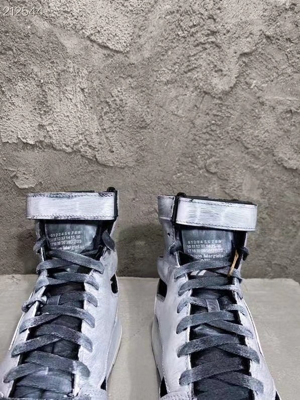 마르지엘라 x리복 페인팅 클래식 레더 타비 하이탑 슈즈