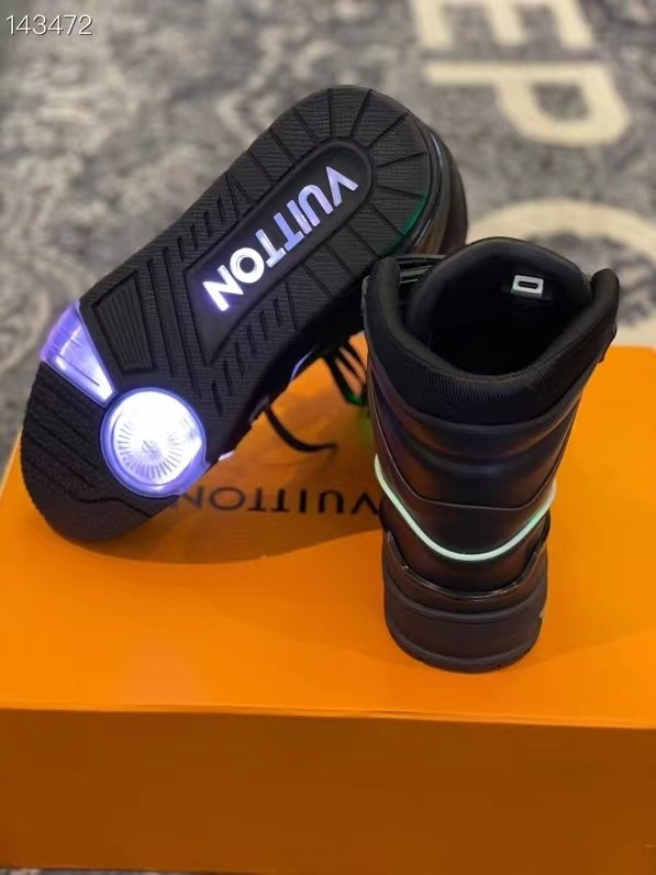 루이비통 2021 LED LV트레이너 하이탑 스니커즈