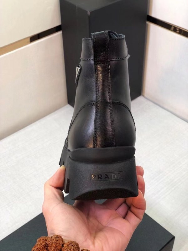 프라다 2020 브러시드 사피아노 와펜 컴뱃 부츠