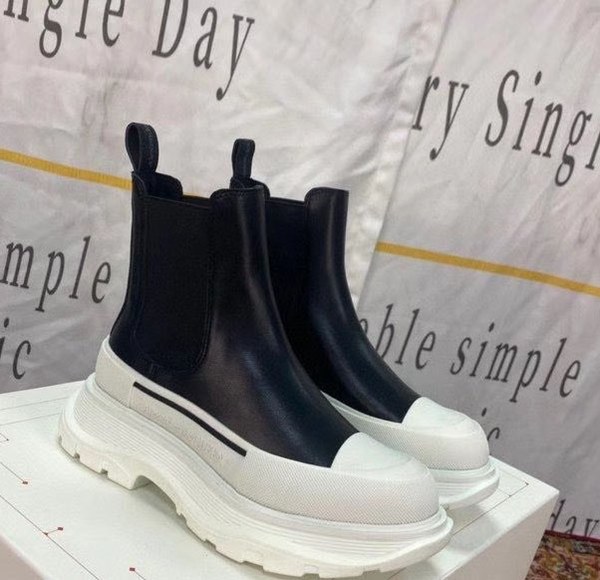 알렉산더맥퀸 2020 트레드솔 첼시부츠