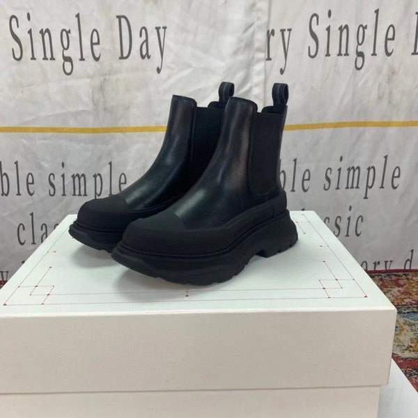 알렉산더맥퀸 2020 트레드솔 첼시부츠