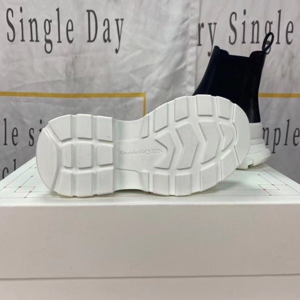 알렉산더맥퀸 2020 트레드솔 첼시부츠