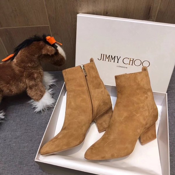 지미추 부츠 브라운