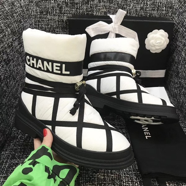 샤넬 패딩 방한 부츠 화이트