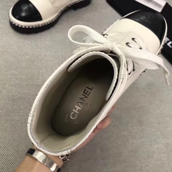 샤넬 앵글부츠 화이트