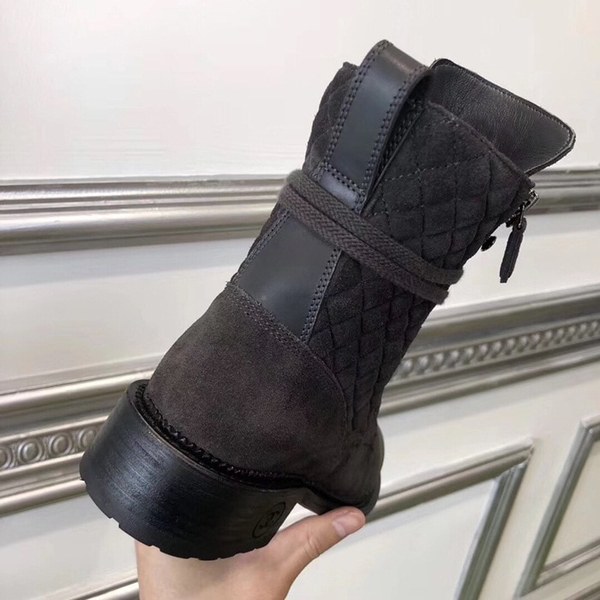 샤넬 스웨이드 하이 부츠 그레이