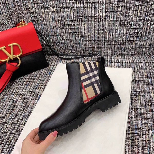 버버리 첼시부츠