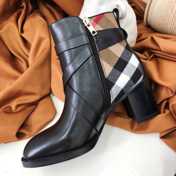 버버리 여성 부츠 (굽높이 7CM)
