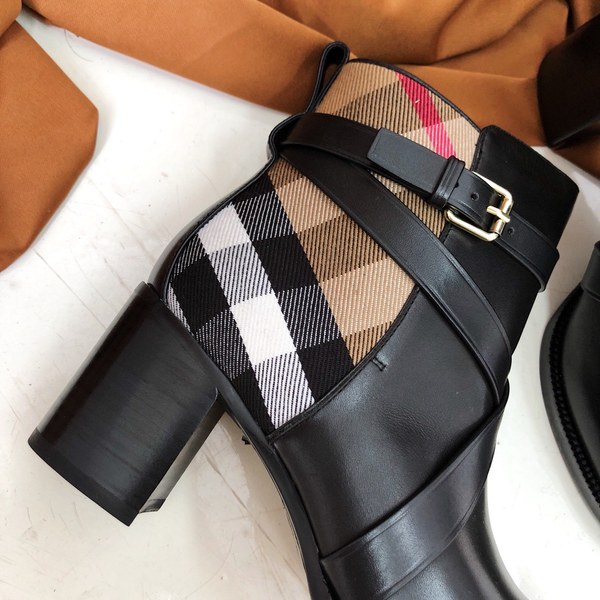 버버리 여성 부츠 (굽높이 7CM)