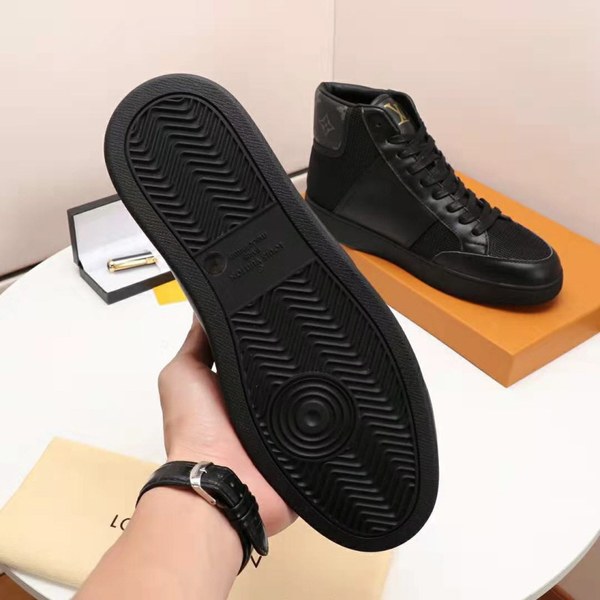 루이비통 하이탑 스니커즈