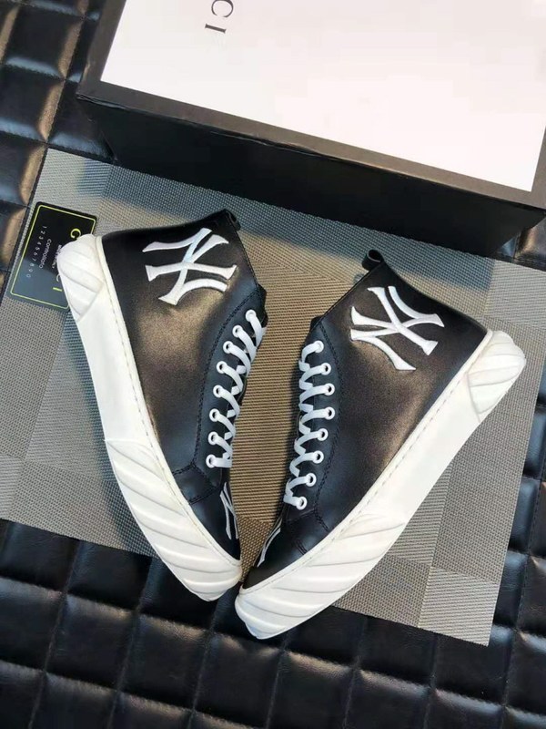 루이비통 하이탑 스니커즈