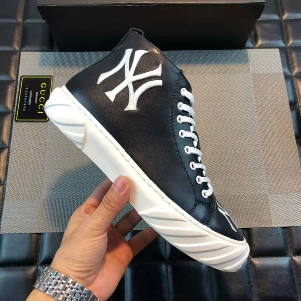 루이비통 하이탑 스니커즈