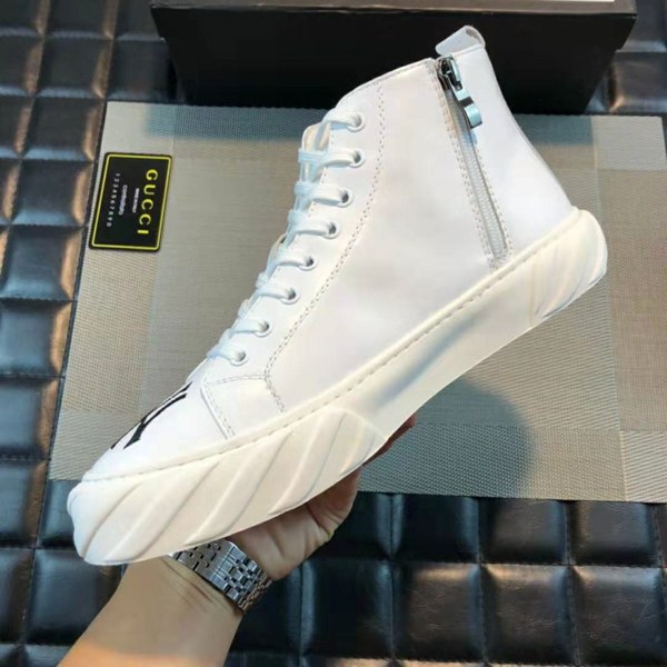 루이비통 하이탑 스니커즈