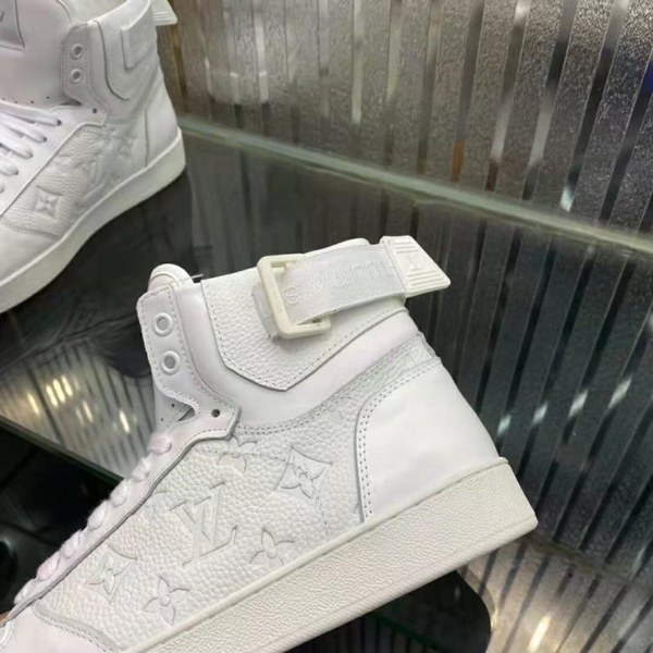 루이비통 하이탑 스니커즈