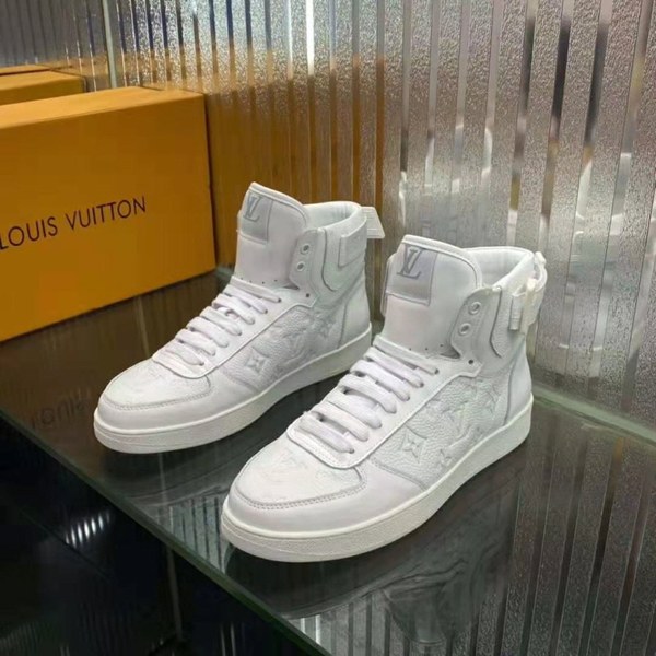 루이비통 하이탑 스니커즈