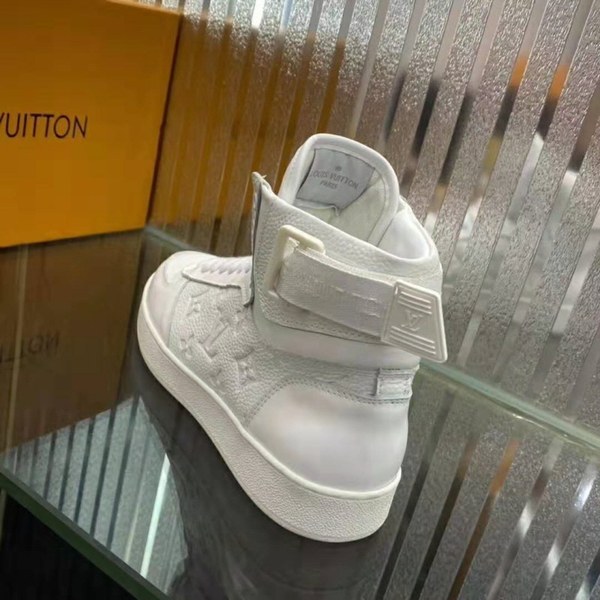 루이비통 하이탑 스니커즈