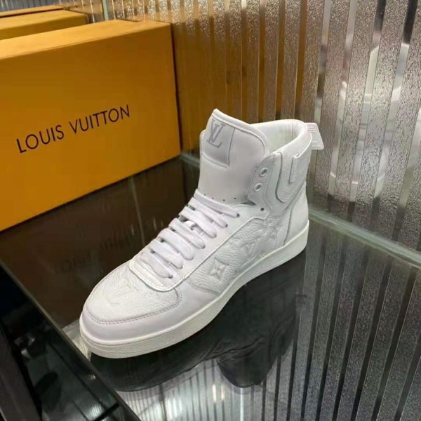 루이비통 하이탑 스니커즈