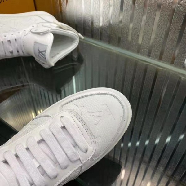 루이비통 하이탑 스니커즈