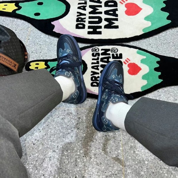 루이비통 2021 니고콜라보 2 LV 트레이너 스니커즈