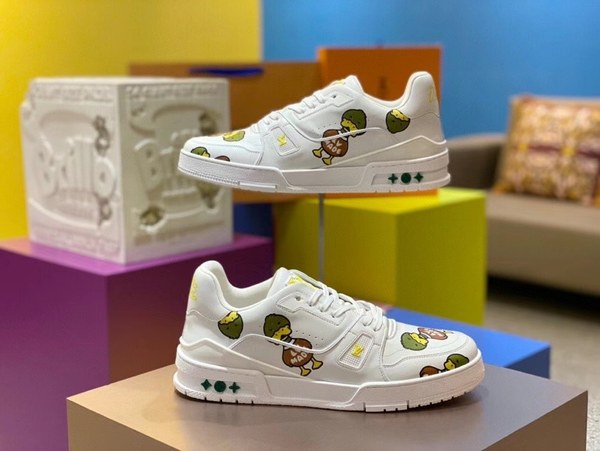 루이비통 2021 니고 콜라보 2  덕 프린팅 LV 트레이너 스니커즈