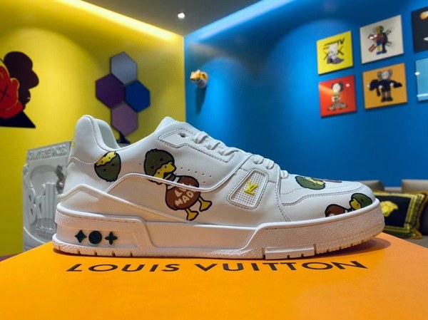 루이비통 2021 니고 콜라보 2  덕 프린팅 LV 트레이너 스니커즈