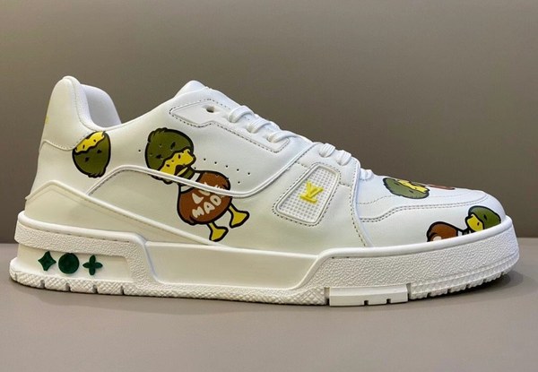 루이비통 2021 니고 콜라보 2  덕 프린팅 LV 트레이너 스니커즈