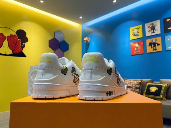 루이비통 2021 니고 콜라보 2  덕 프린팅 LV 트레이너 스니커즈