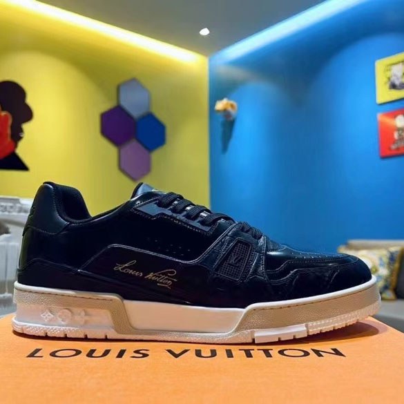 루이비통 2021 54 배색 블랙레더 lv 트레이너 스니커즈