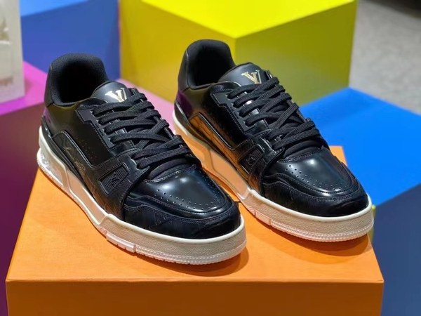 루이비통 2021 54 배색 블랙레더 lv 트레이너 스니커즈
