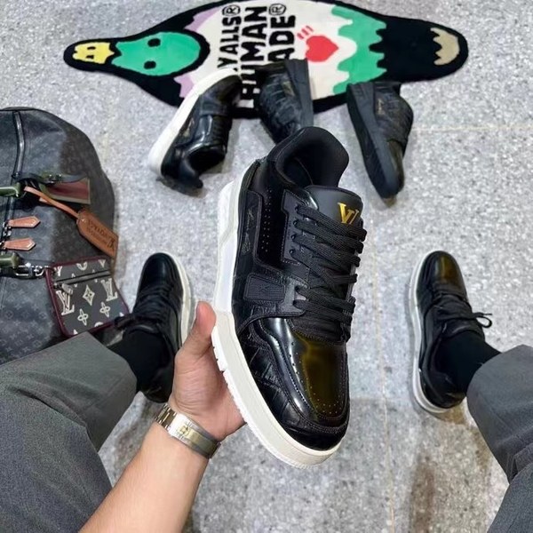 루이비통 2021 54 배색 블랙레더 lv 트레이너 스니커즈