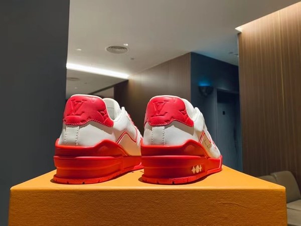 루이비통 2021 LV 트레이너 스니커즈 화이트엔 레드 컬러