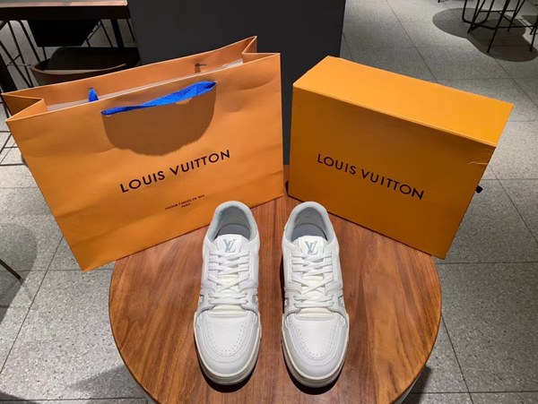 루이비통 2021 54 힐컵 화이트 Lv 트레이너 스니커즈