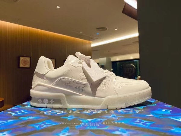 루이비통 2021 트리플 화이트 lv 트레이너 스니커즈
