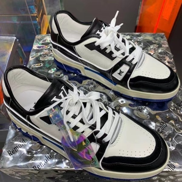 루이비통 2021 뉴 블랙컬러 LV 트레이너 스니커즈