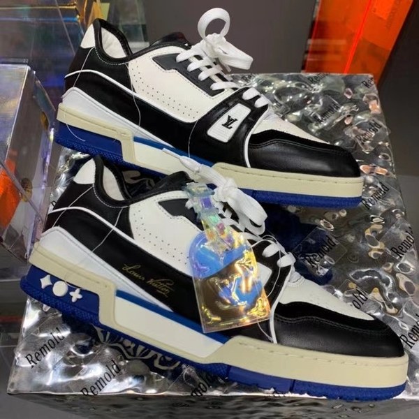 루이비통 2021 뉴 블랙컬러 LV 트레이너 스니커즈
