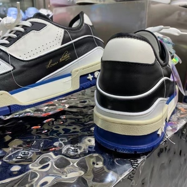 루이비통 2021 뉴 블랙컬러 LV 트레이너 스니커즈