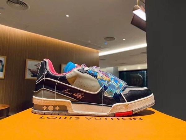 루이비통 2021 그라데이션 멀티컬러 LV 트레이너 스니커즈
